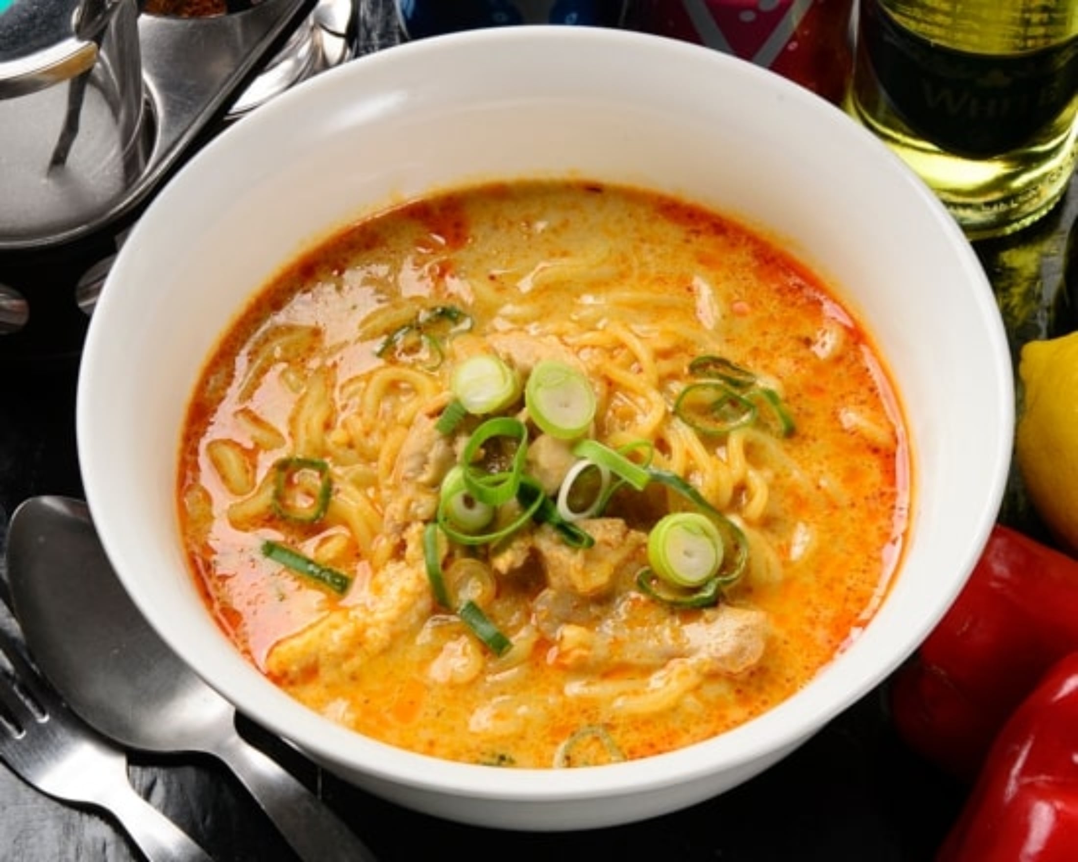 タイのカレーラーメン(カオソーイ)
